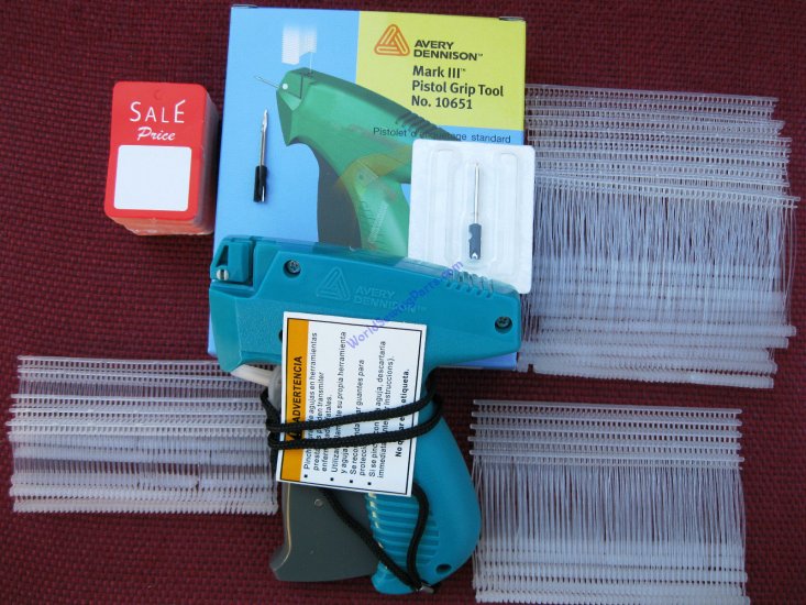 Avery Dennison Reg Tag Gun,1K Barbs,100 Sale Price Tag Ex Needle - Click Image to Close