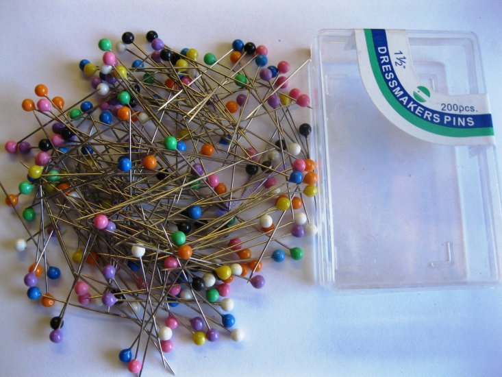 200 1 1/2" Coloured Plastic Pearl Head Dress Maker Pins - Click Image to Close