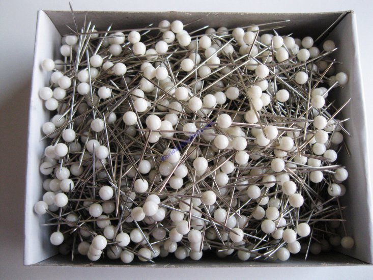 1000 1 1/2" White Plastic Pearl Head Dress Maker Pins - Click Image to Close