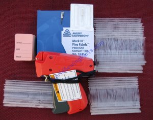 Avery Dennison Fine Tag Gun,1K Barb,100 Pink Price Tag Ex Needle